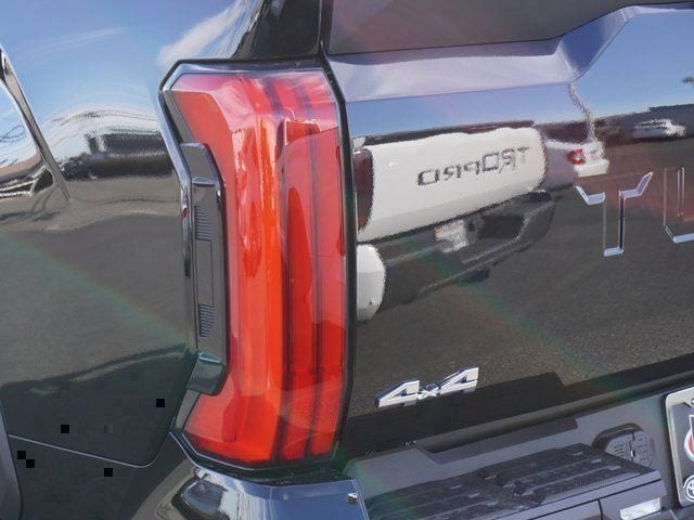 2025 Toyota Tundra SR5 - Photo 10