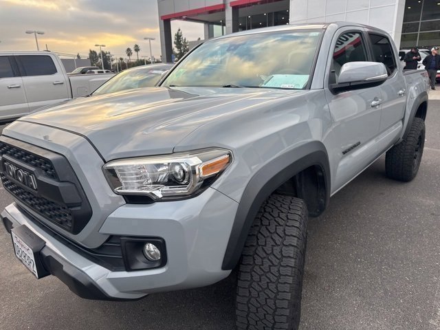 2019 Toyota Tacoma TRD V6 photo 2