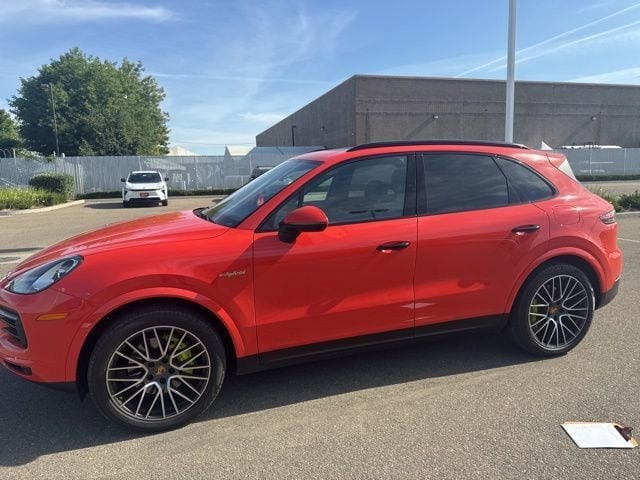 2021 Porsche Cayenne E-Hybrid's photo