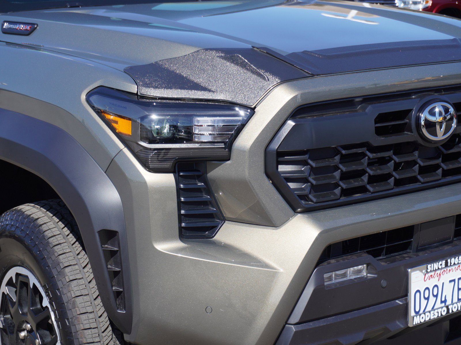 2024 Toyota Tacoma TRD photo 2