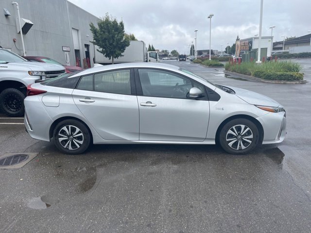 2017 Toyota Prius Prime photo 4