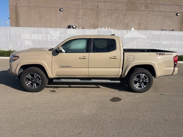 2018 Toyota Tacoma TRD Sport V6 photo 4