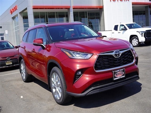 2025 Toyota Highlander Limited's photo