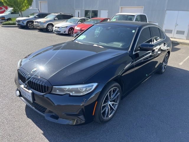 2022 BMW 3 Series 330i xDrive Sedan's photo
