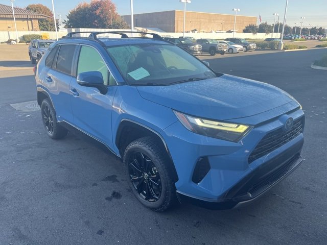2022 Toyota RAV4 Hybrid SE photo 3