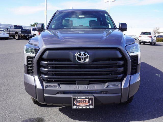 2025 Toyota Tundra SR5 - Photo 7