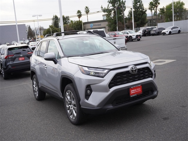 2025 Toyota RAV4 XLE Premium's photo