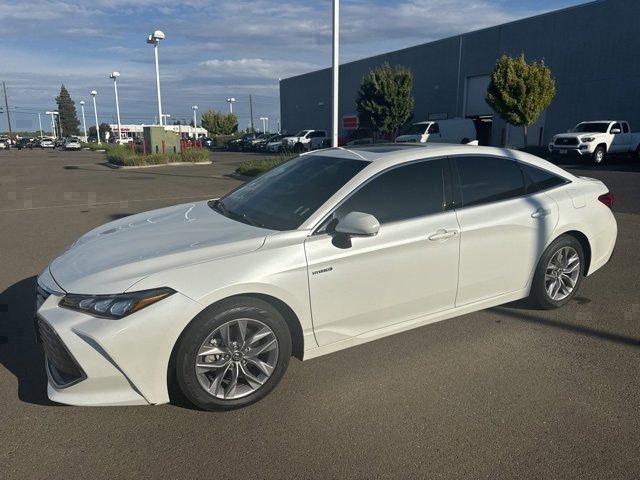 2019 Toyota Avalon Hybrid XLE XSE Limited photo 2