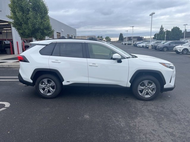 2024 Toyota RAV4 LE photo 4