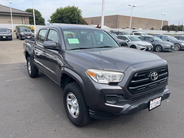 2017 Toyota Tacoma SR5 photo 3