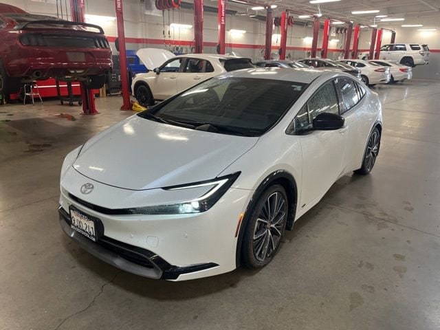 2024 Toyota Prius's photo
