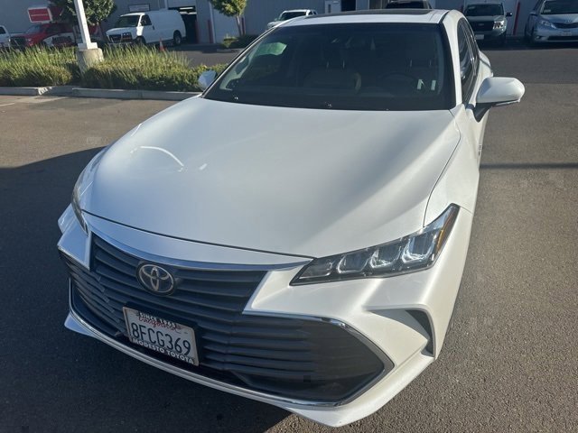 2019 Toyota Avalon Hybrid XLE XSE Limited photo 3