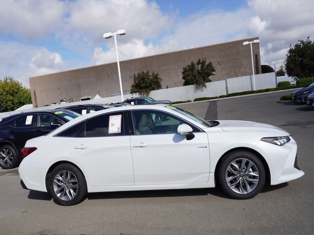 Certified 2019 Toyota Avalon Hybrid XLE Sedan