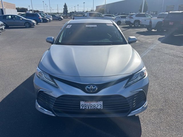 2022 Toyota Camry Hybrid XLE photo 2