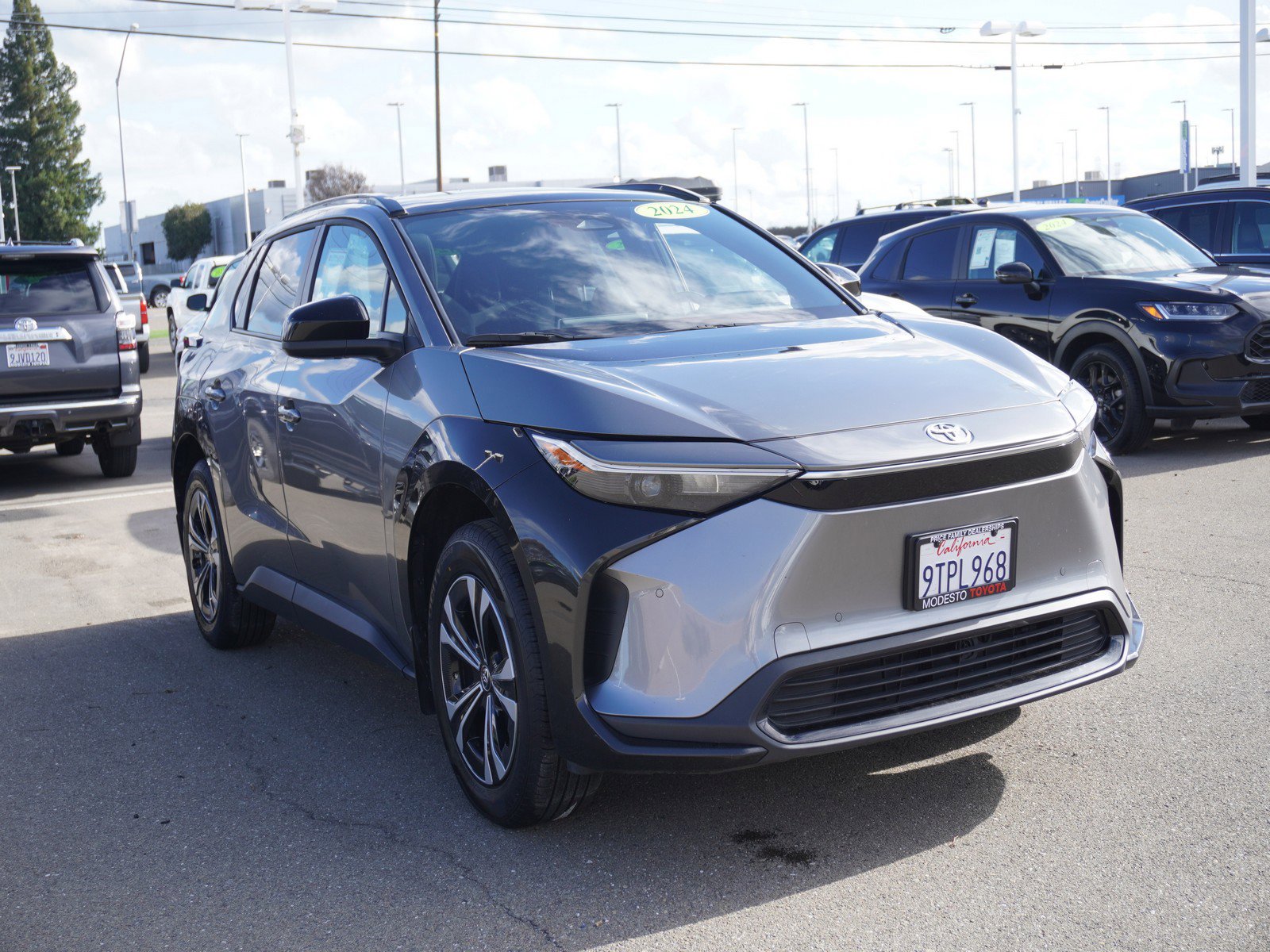 2024 Toyota bZ4X XLE's photo