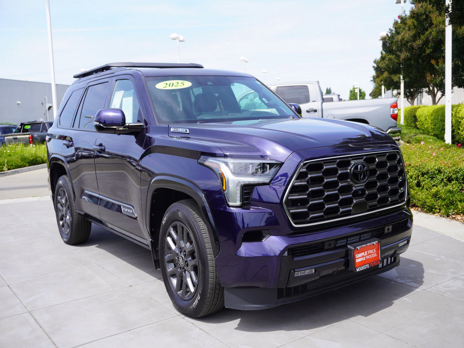 2025 Toyota Sequoia Platinum 4WD i-FORCE MAX Hybrid's photo