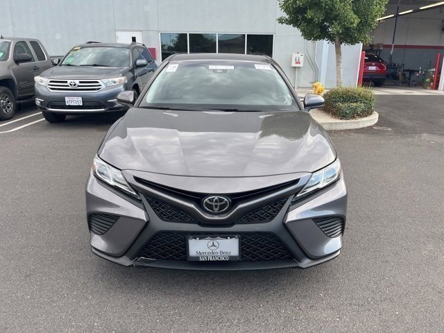 2020 Toyota Camry SE photo 2