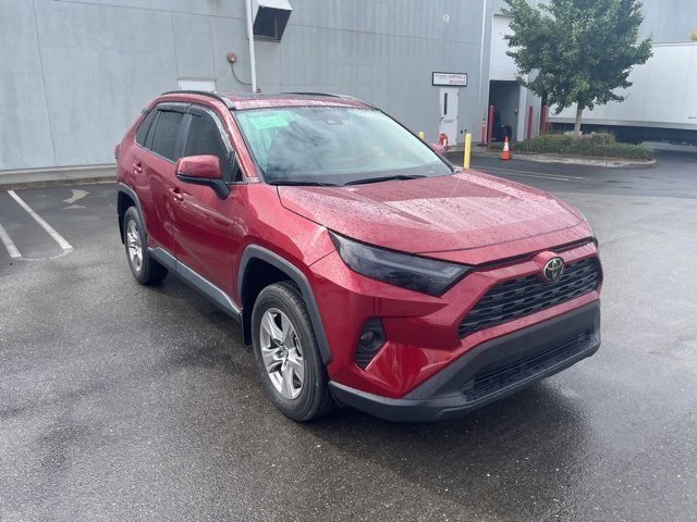 2022 Toyota RAV4 XLE photo 3