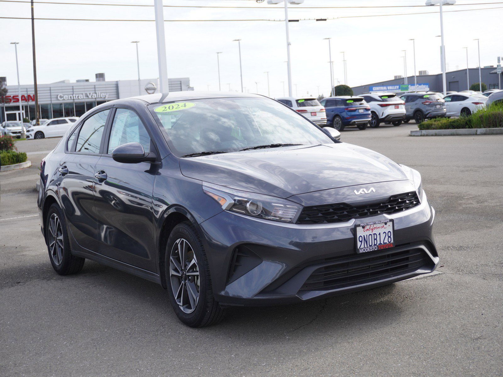 2024 Kia Forte LXS's photo