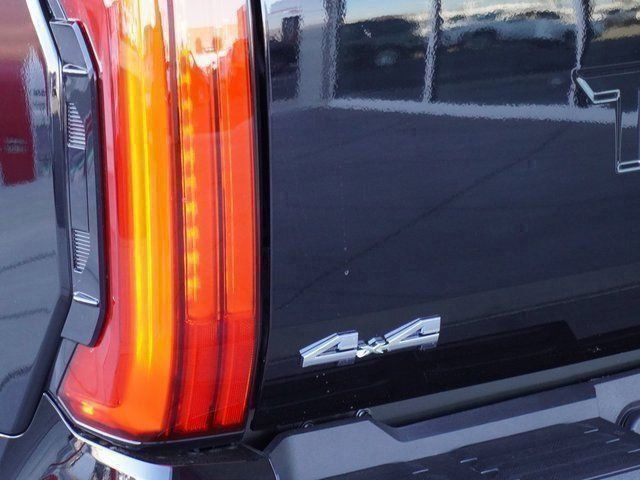 2025 Toyota Tundra SR5 - Photo 10
