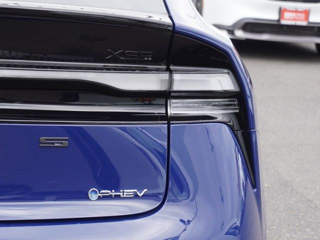 2026 Toyota Prius Plug-in Hybrid XSE Premium - Photo 10