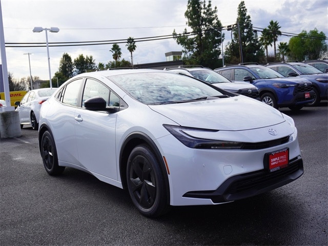 2026 Toyota Prius LE's photo