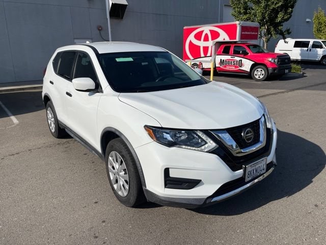 Used 2018 Nissan Rogue S with VIN KNMAT2MVXJP501709 for sale in Modesto, CA