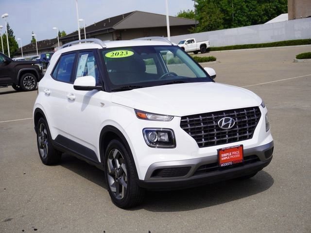 2023 Hyundai Venue SEL IVT's photo