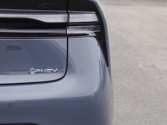 2026 Toyota Prius Plug-in Hybrid XSE Premium - Photo 10