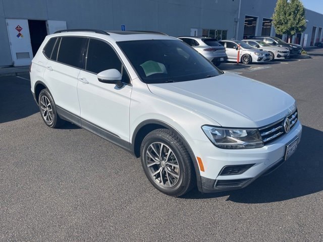 2019 Volkswagen Tiguan SEL R-Line photo 2