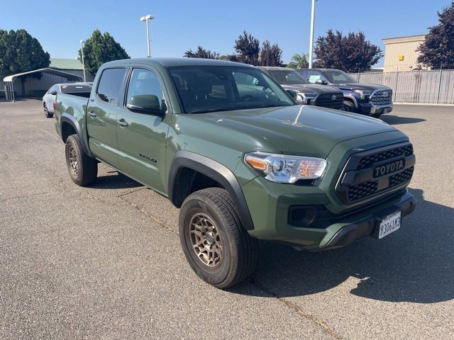 2022 Toyota Tacoma SR5 V6 photo 2
