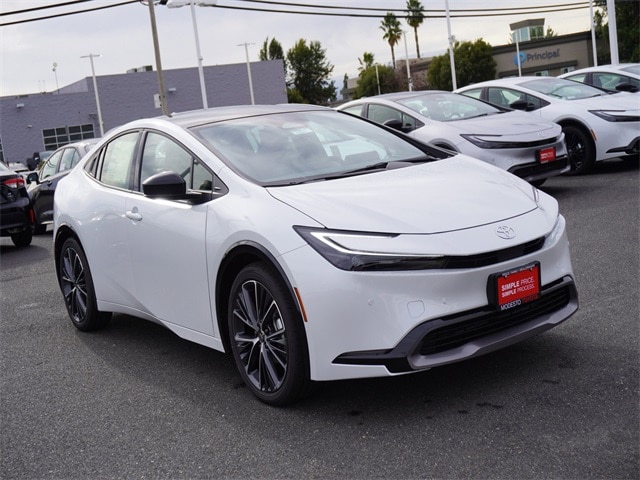 2026 Toyota Prius Limited's photo