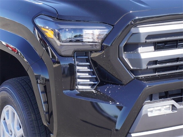 2025 Toyota Tacoma SR5 4x4 Double Cab photo 3