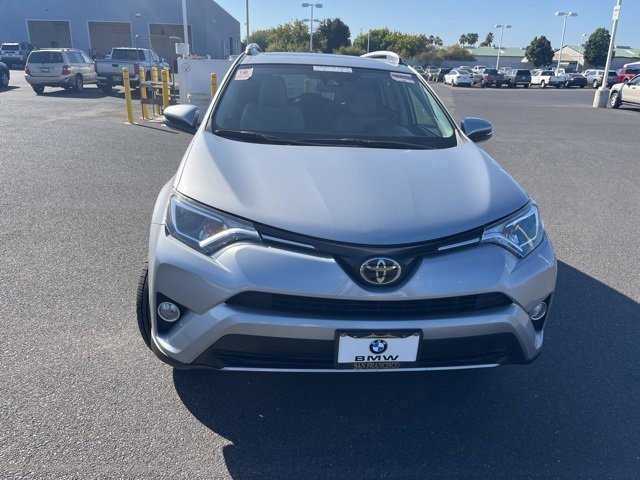 2018 Toyota RAV4 XLE photo 2