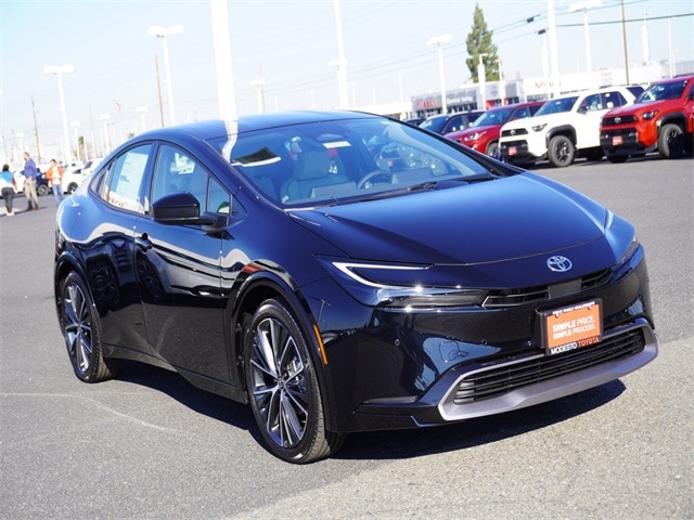 2026 Toyota Prius XLE's photo
