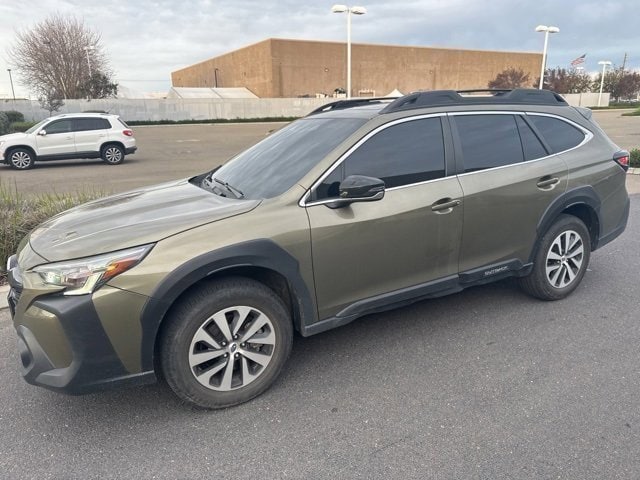 2024 Subaru Outback Premium's photo