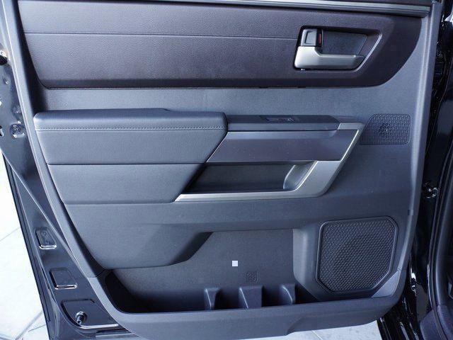 2025 Toyota Tundra SR5 - Photo 13