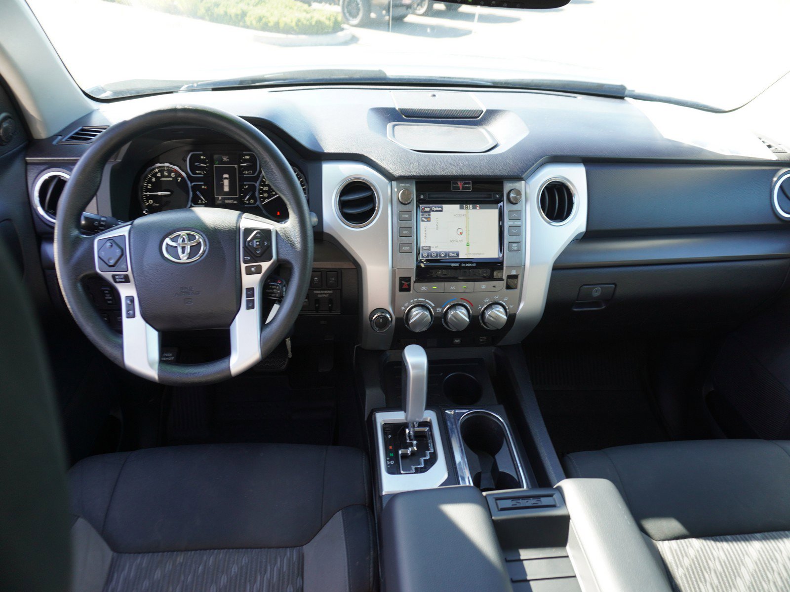 5TFDW5F11KX786527