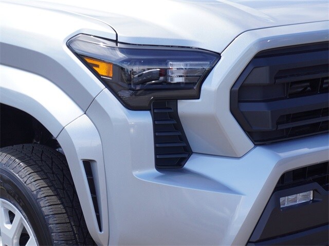 2025 Toyota Tacoma SR5 4x4 Double Cab photo 3