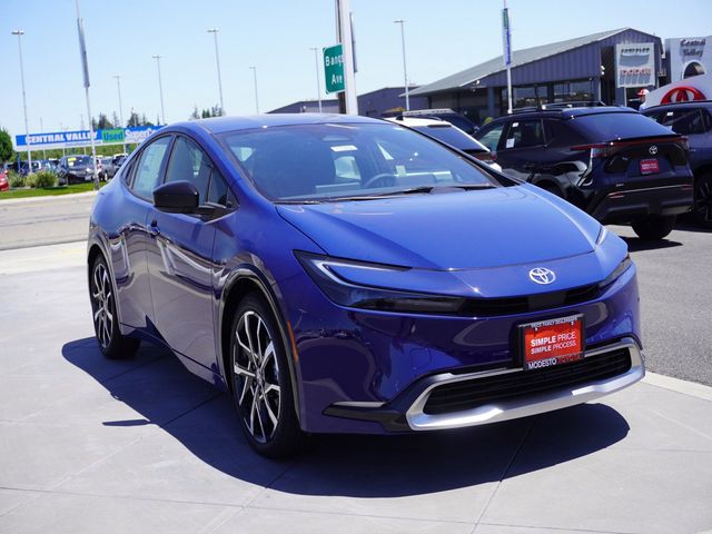 2026 Toyota Prius XSE's photo
