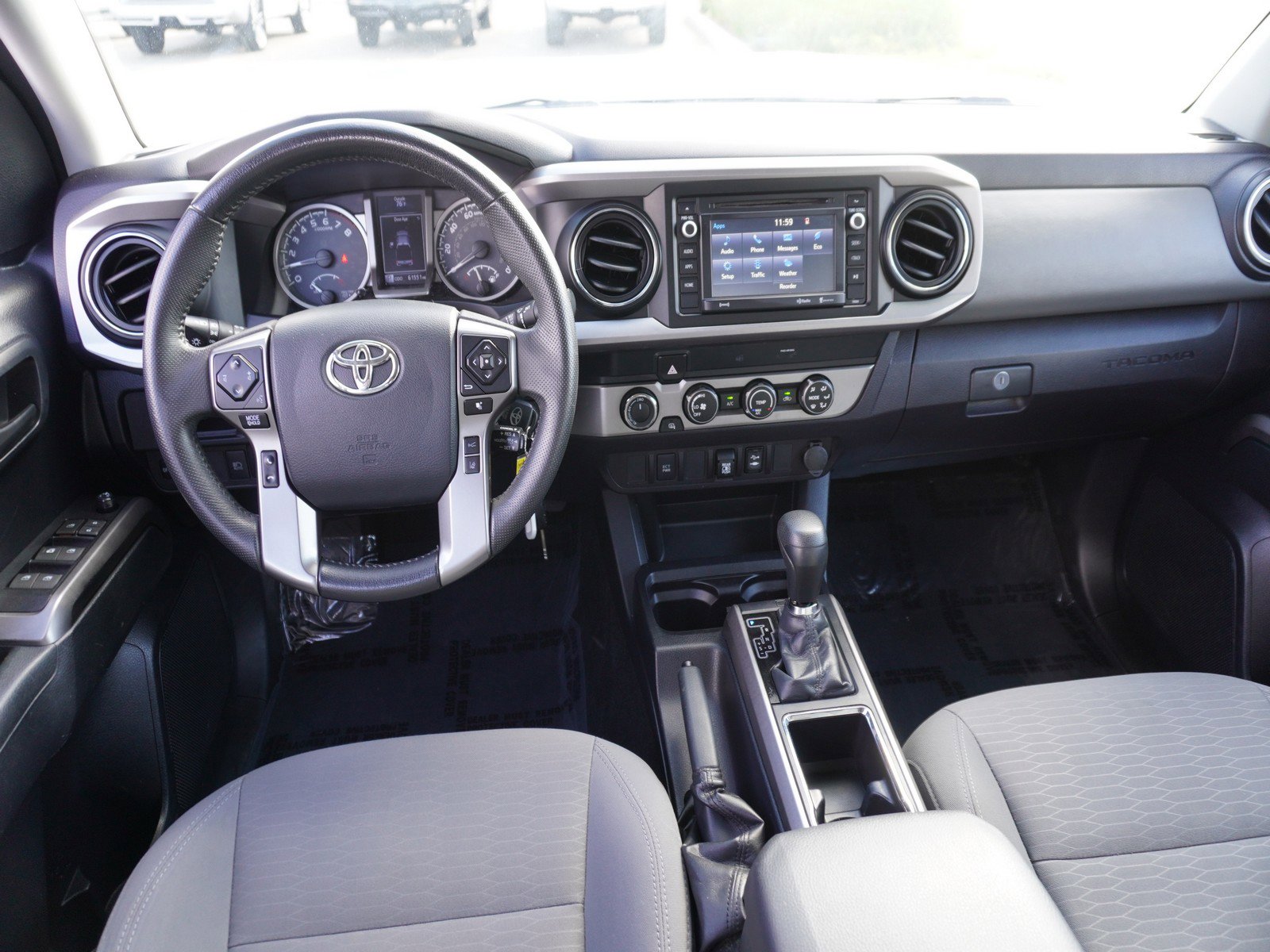 2019 Toyota Tacoma SR5 V6 photo 2