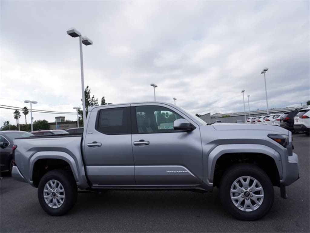 New 2025 Toyota Tacoma SR5 4X2 DOUBLE CAB