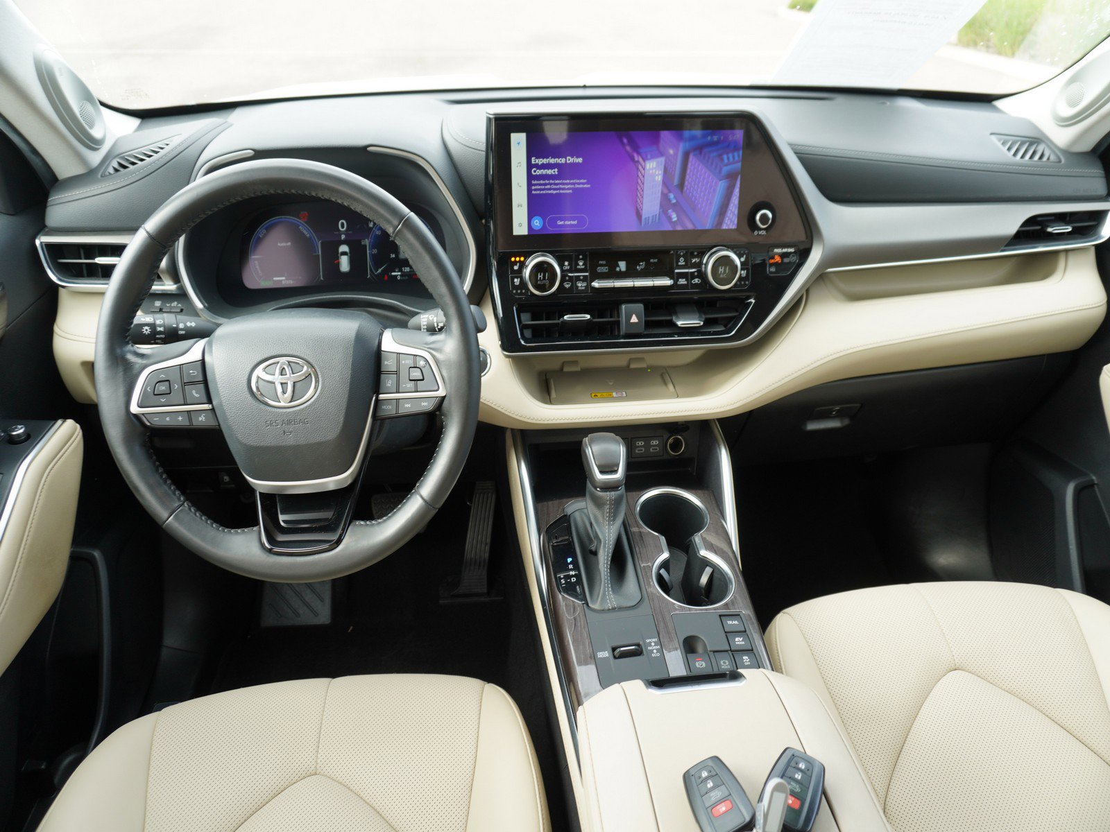 2023 Toyota Highlander Hybrid Limited photo 2