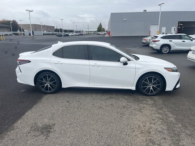 2023 Toyota Camry SE photo 4