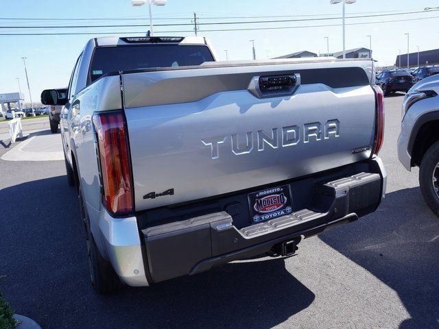 2025 Toyota Tundra Limited - Photo 11
