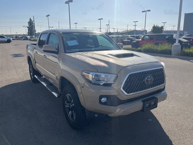 2018 Toyota Tacoma TRD Sport V6 photo 3