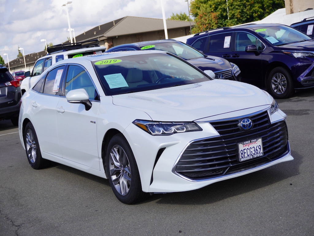 Certified 2019 Toyota Avalon Hybrid XLE Sedan