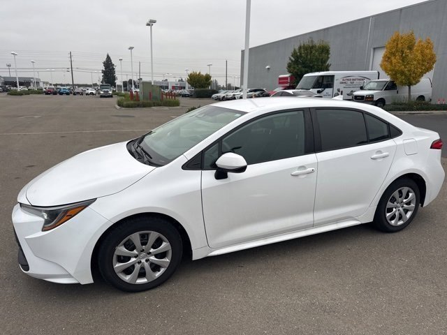 2024 Toyota Corolla LE photo 2