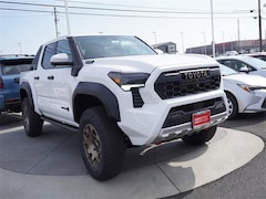 2025 Toyota Tacoma i-FORCE MAX Trailhunter 4X4 DOUBLE CAB HV