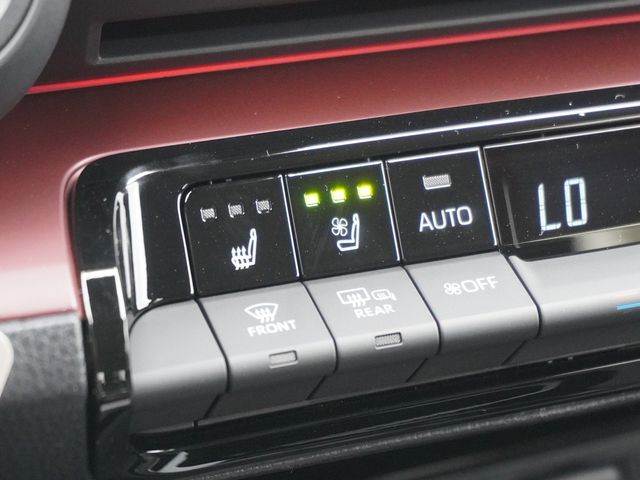 2026 Toyota Prius Plug-in Hybrid XSE Premium - Photo 25